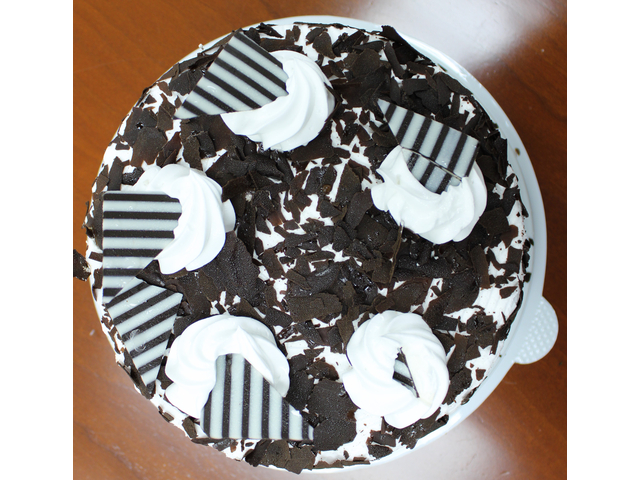 Black Forest Eggless Cake (15.9oz)